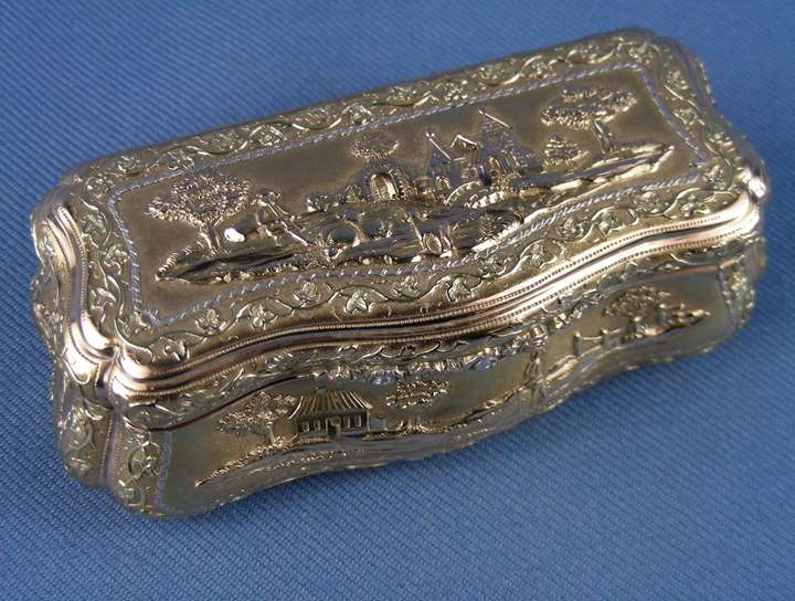 19th century Russian shaped rectangular four colour gold box